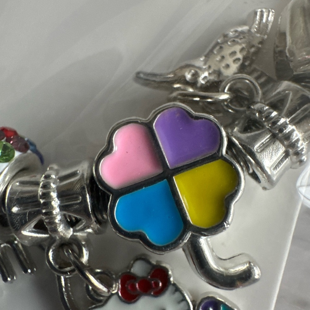 Hello kitty stretch Bracelet - 4 leaf clover & Bling - Picture 3 of 5